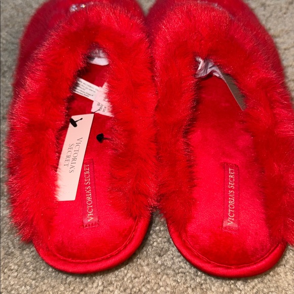 NWT VICTORIA'S SECRET Luxe Plush Closed-Toe Slippers. Sz.S/5-6w - Picture 2 of 5
